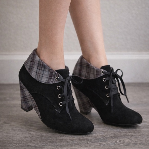 Mengziniao Shoes - Plaid Suede Lace-Up Ankle Booties | Black & Gray Wedge Heels | Mengziniao